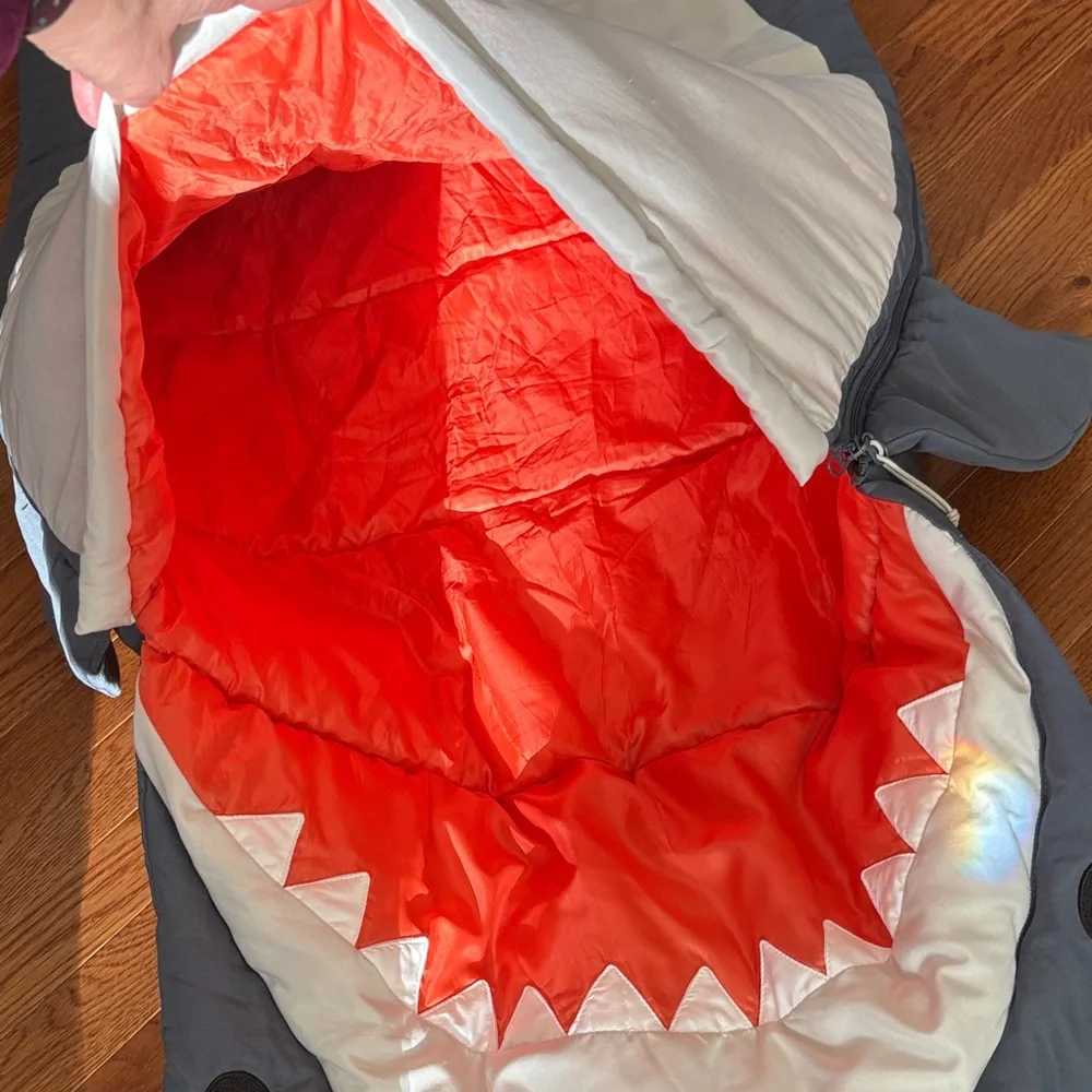 Shark Sleeping Bag (copy) see Kids section - Picture 7 of 17